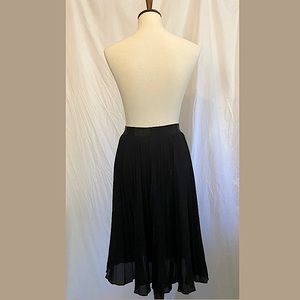 The black Skirt from the other listing.